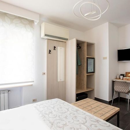 La Riviere Guesthouse Trastevere Roma Exterior foto